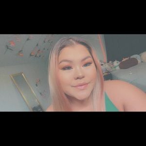 Meet your Posher, Violet